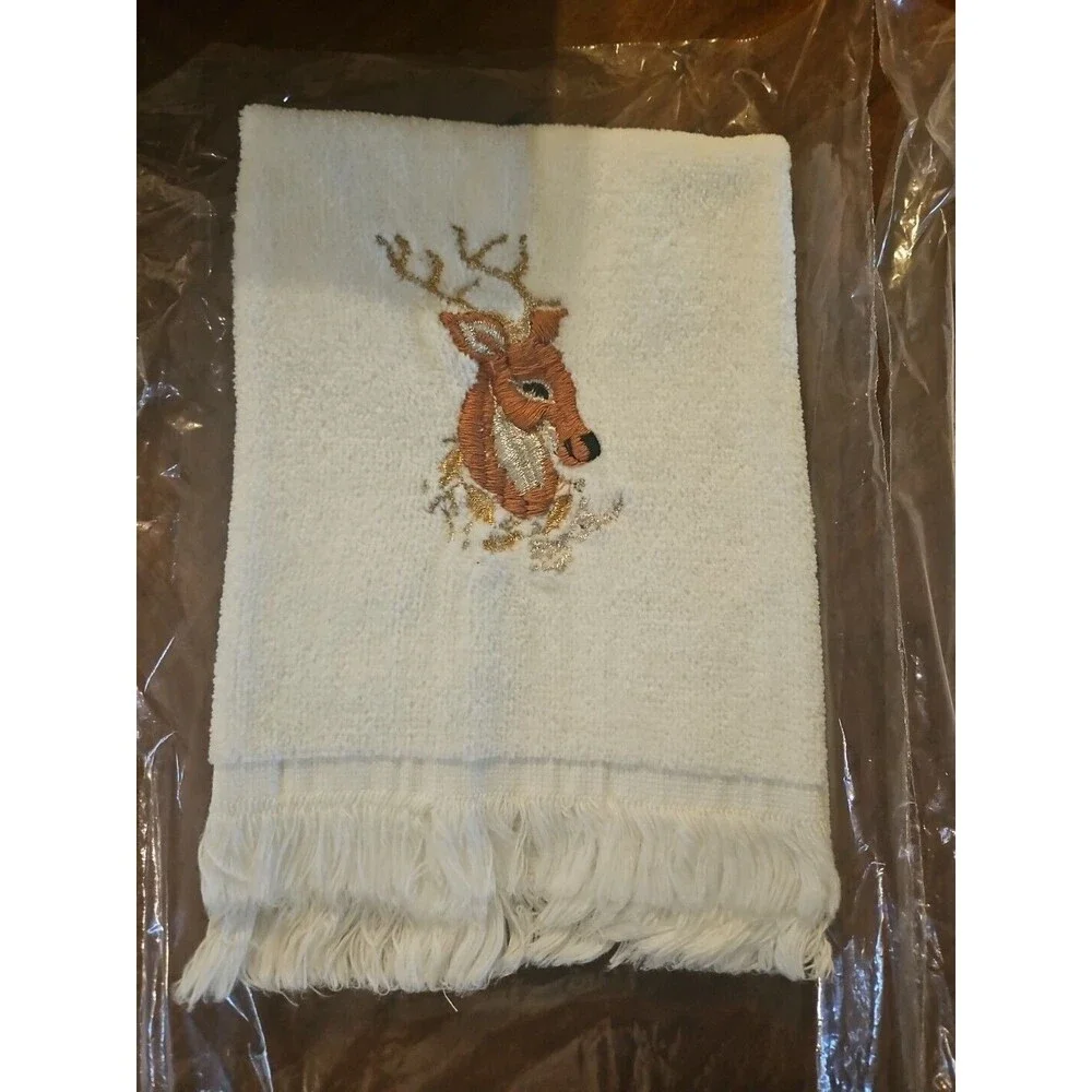 4 Vtg New Stevens Fine Fashions Reindeer Christmas Tree Hand Towels Gold Silver